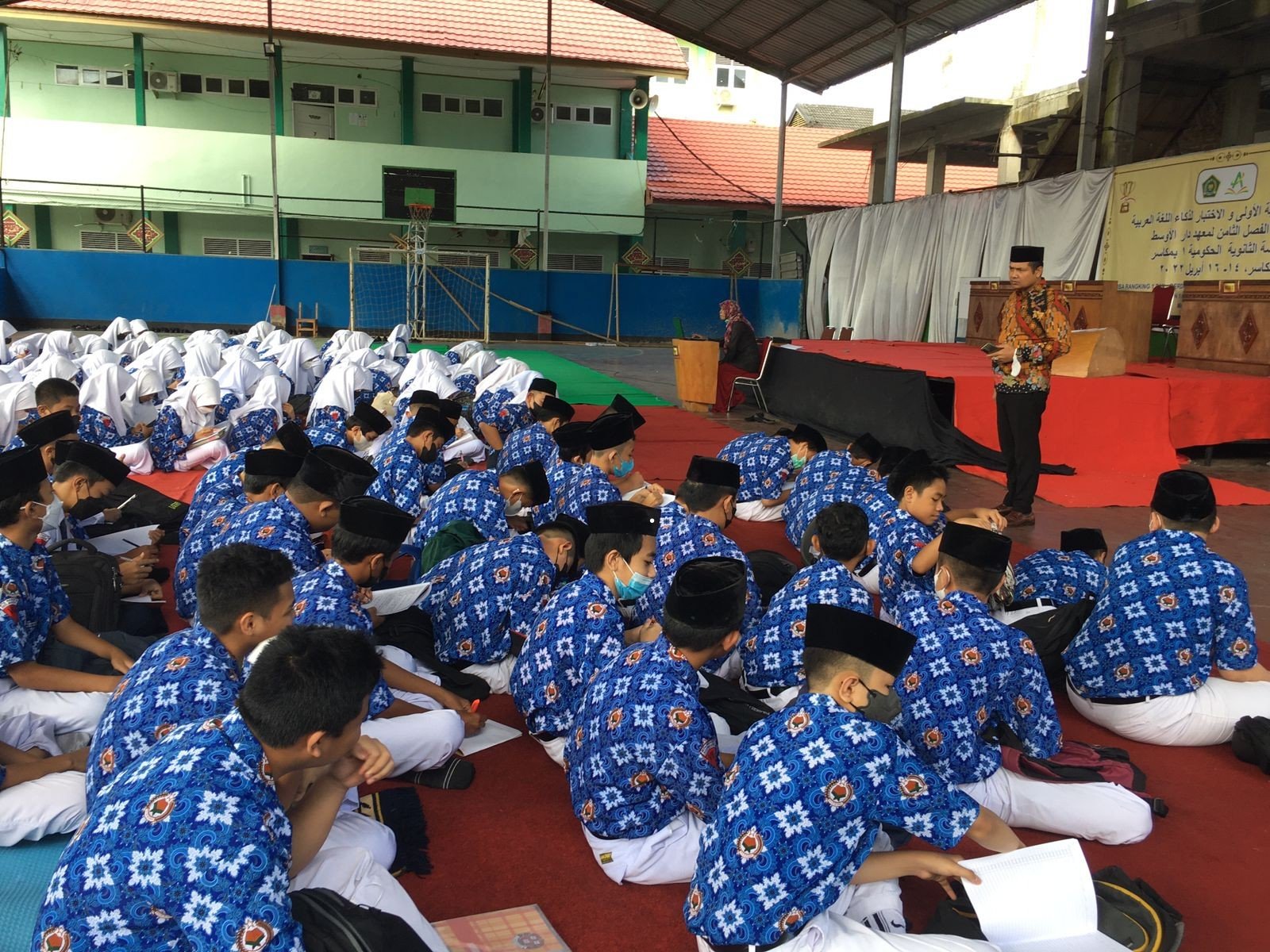 MTsN 1 Kota Makassar Menyelenggarakan Kegiatan Amaliah Ramadhan Sebagai Upaya Memperbaiki Kualitas Ibadah dan Meningkatkan Pemahaman Keagamaan Siswa