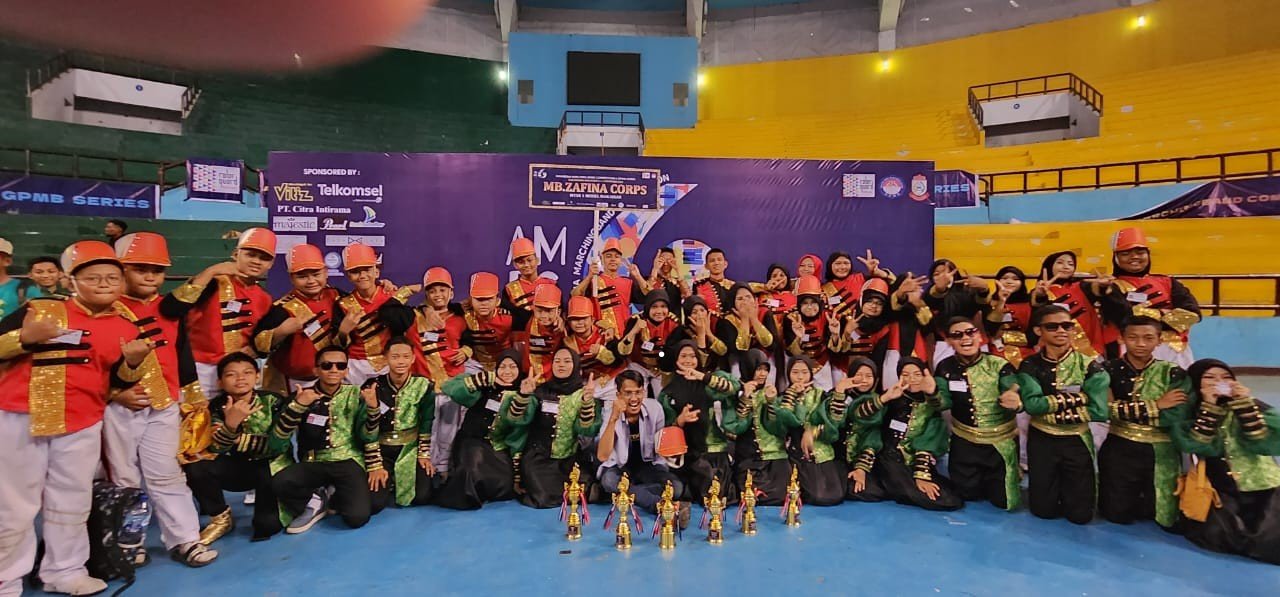 Tim Marching Band Zafina Corps MTsN 1 Kota Makassar Meraih Juara Umum II dalam Ajang Akkarena Marching Band Competition 2023