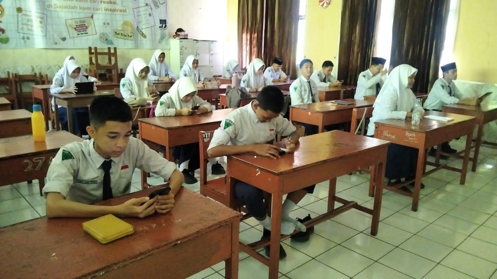 MTsN 1 Kota Makassar Gelar Ujian Madrasah, Kepala Madrasah Beri Motivasi Siswa Kelas IX